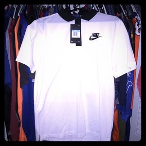 NWT NIKE MENS POLO WHITE SHIRT. GORGEOUS